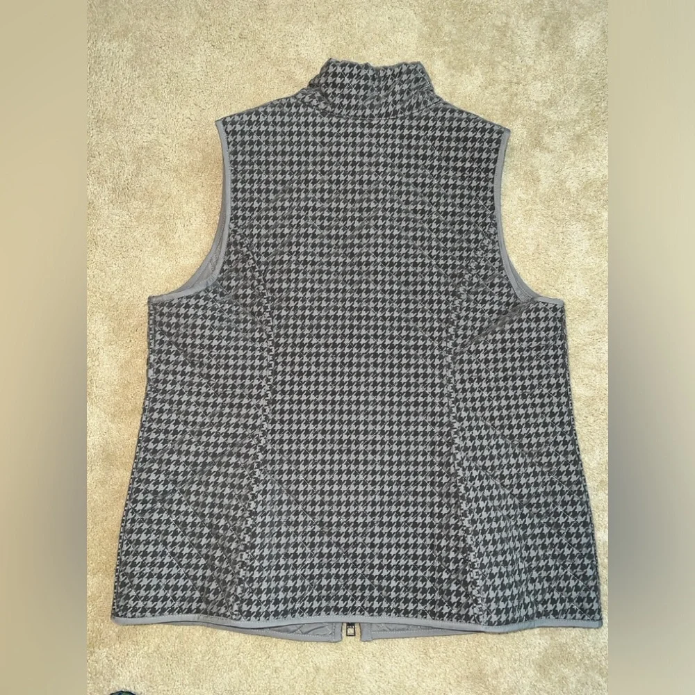 Chico’s Houndstooth Puffer Vest